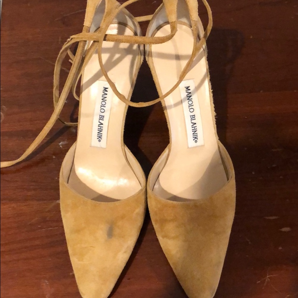 Suede cream Maniolo blahnik lace up shoe